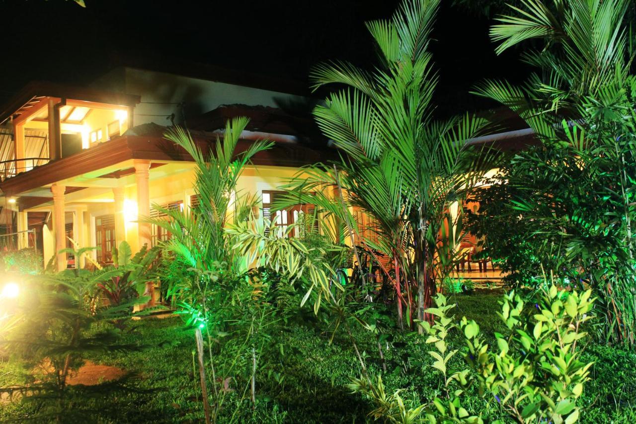 Hotel Bejewelled Sigiriya Eksteriør billede